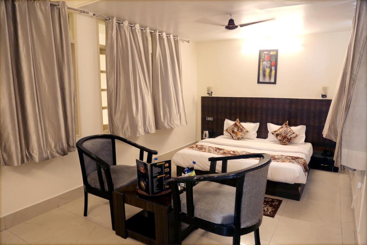 Happy Mark Suites Rooms Lucknow Bagian luar foto